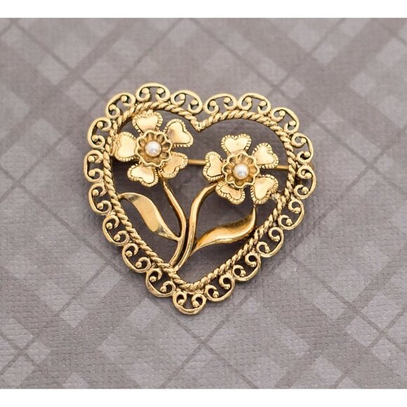 Vintage Gold Tone Heart Floral Brooch by Avon G5 - Picture 1 of 2